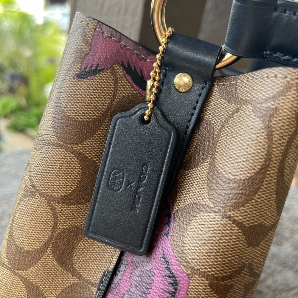 Coach X Kaffe Fassett Town Bucket Floral
Bag   Limited Edition - Picture 7 of 10